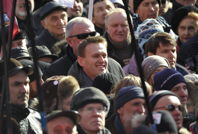 Охрана очень важного тела (Алексея Навального). ФОТО 