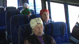 "Бурановские бабушки" спели свой хит по пути из Домодедово в гостиницу